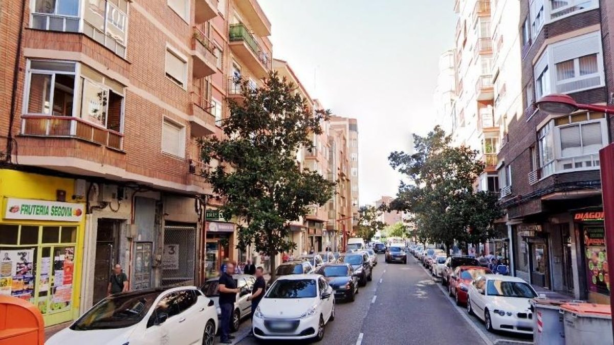 Los hechos sucedieron en un edificio de la Avenida de Segovia. / E. M.