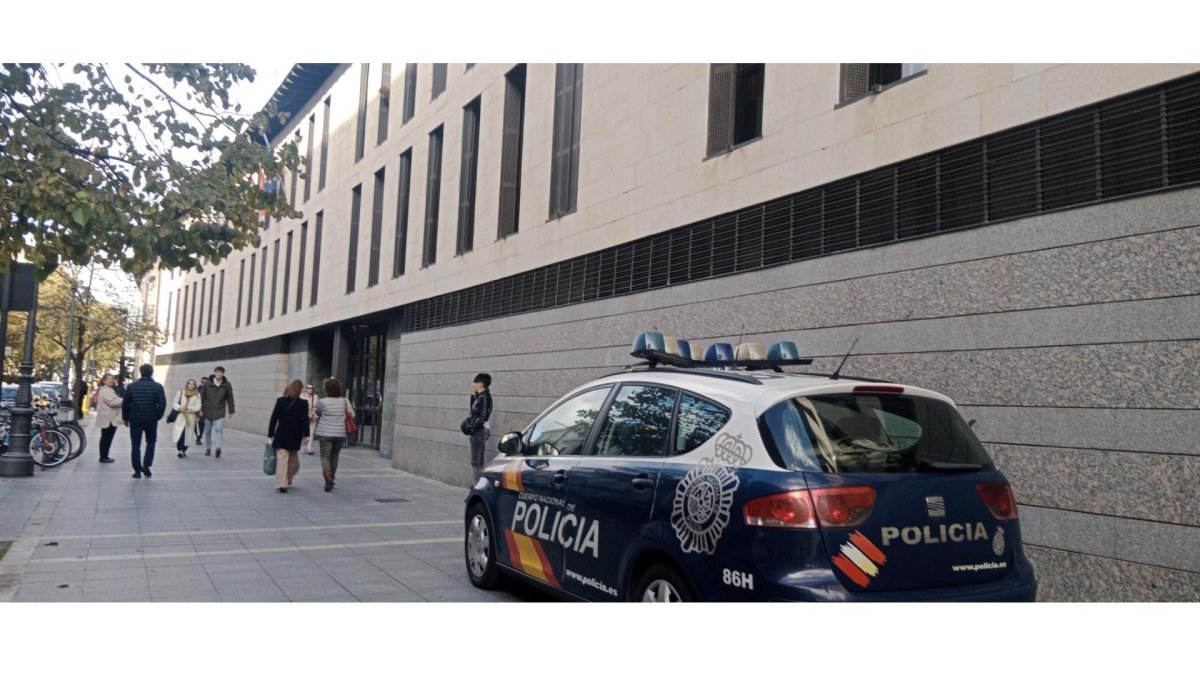 Edificio judicial de Angustias, sede del Juzgado de Violencia sobre la Mujer que investigó el caso de trío sexual - E.M.