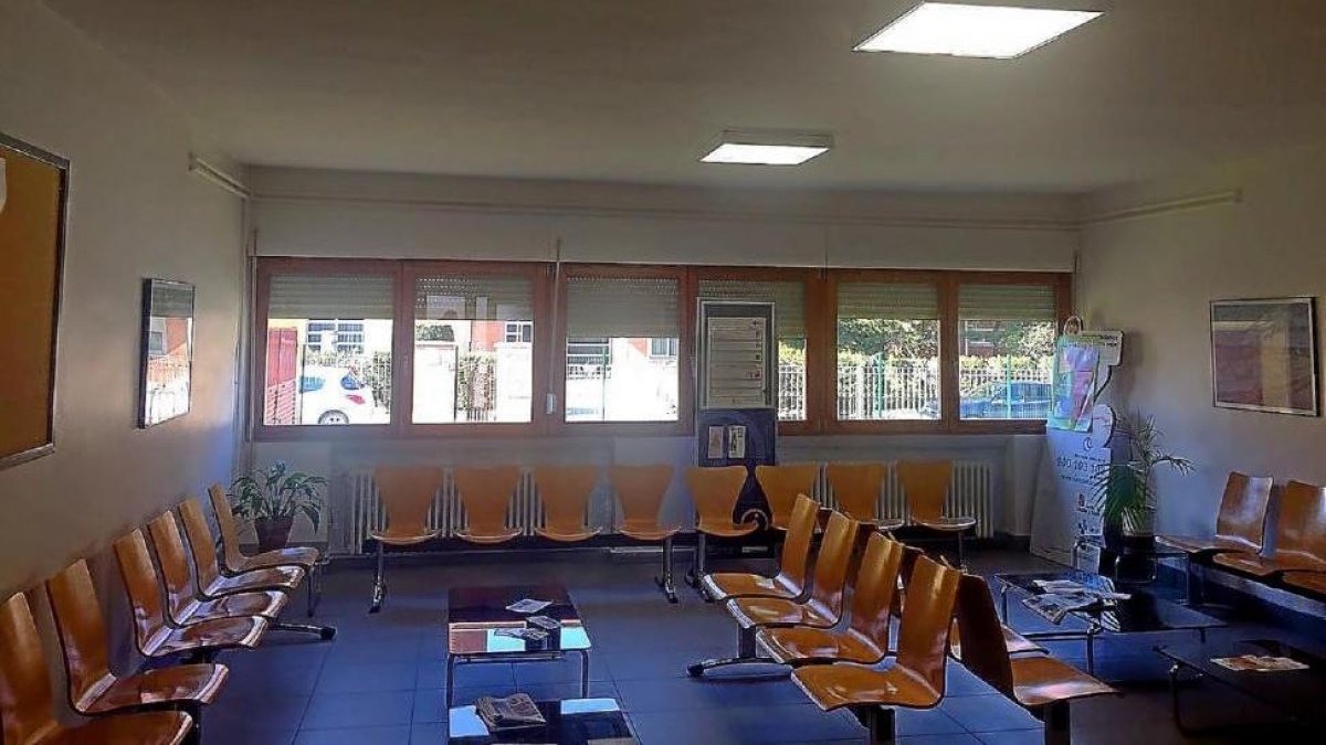 Sala de espera del centro de salud de Villalón.-EL MUNDO