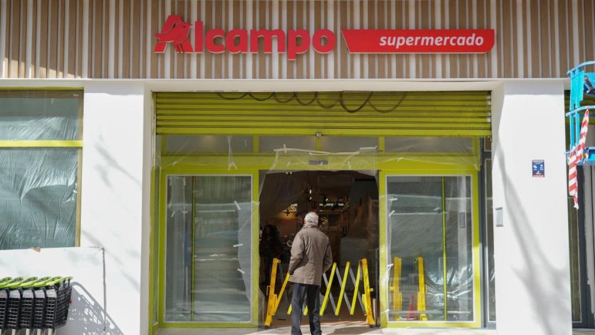 Supermercado Alcampo en el Paseo de Zorrilla, en una foto de archivo.
