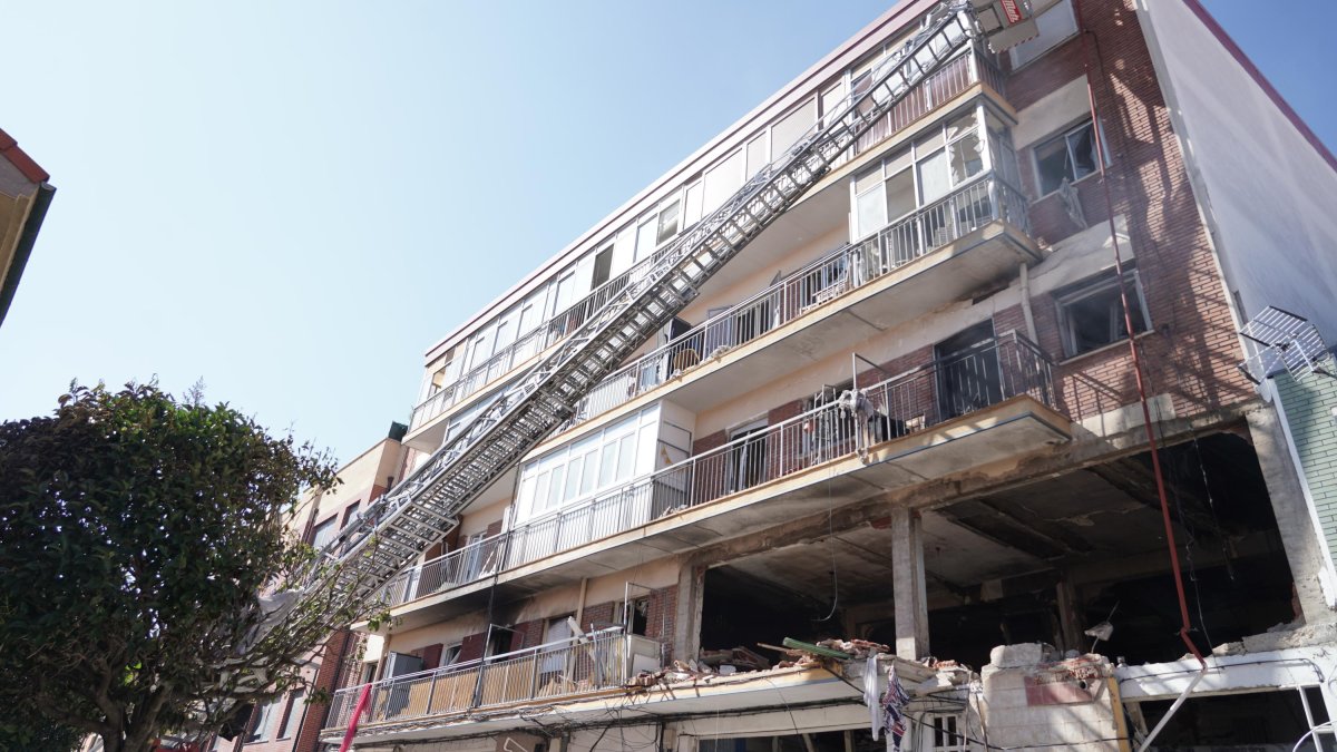 El edificio de la calle Goya tras la explosión.