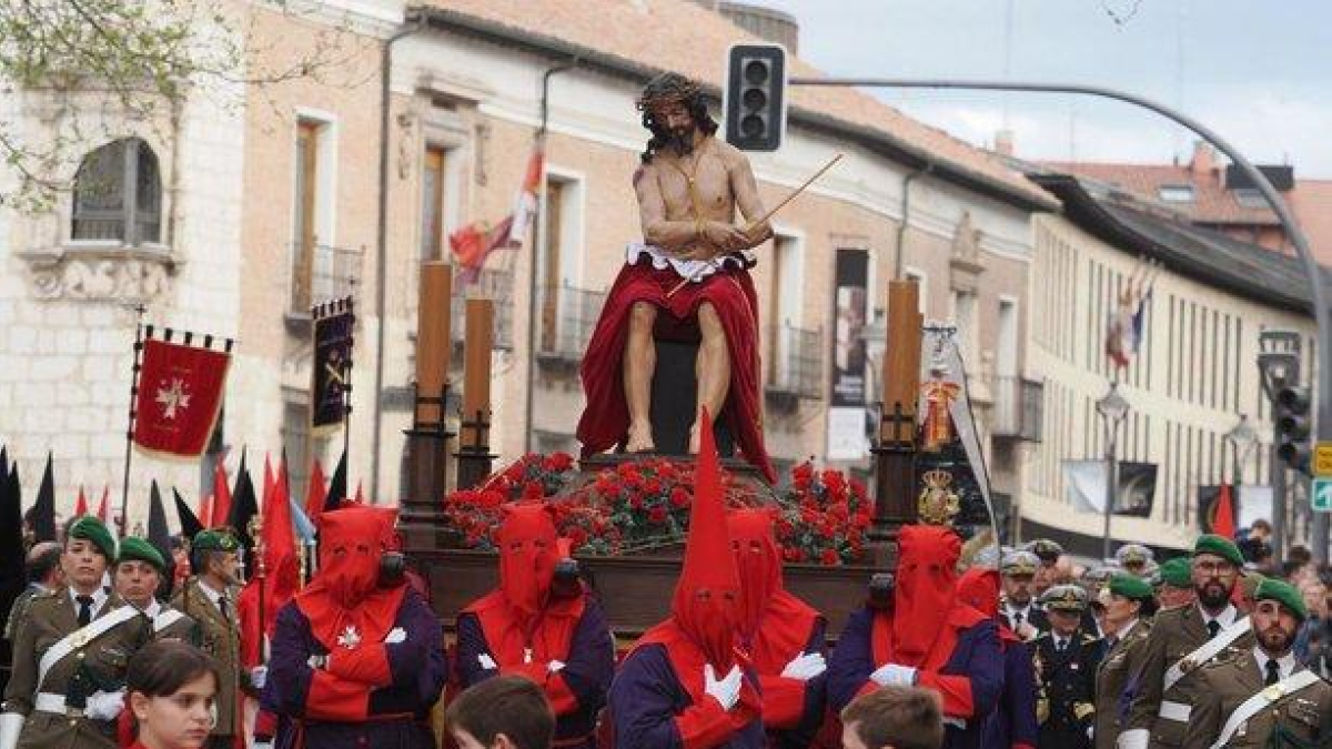 Procesión de la Hermandad del Santo Cristo de los Artilleros en una imagen de archivo de 2023