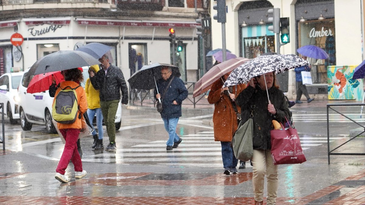 Lluvia y frío en Valladolid, imagen de archivo
