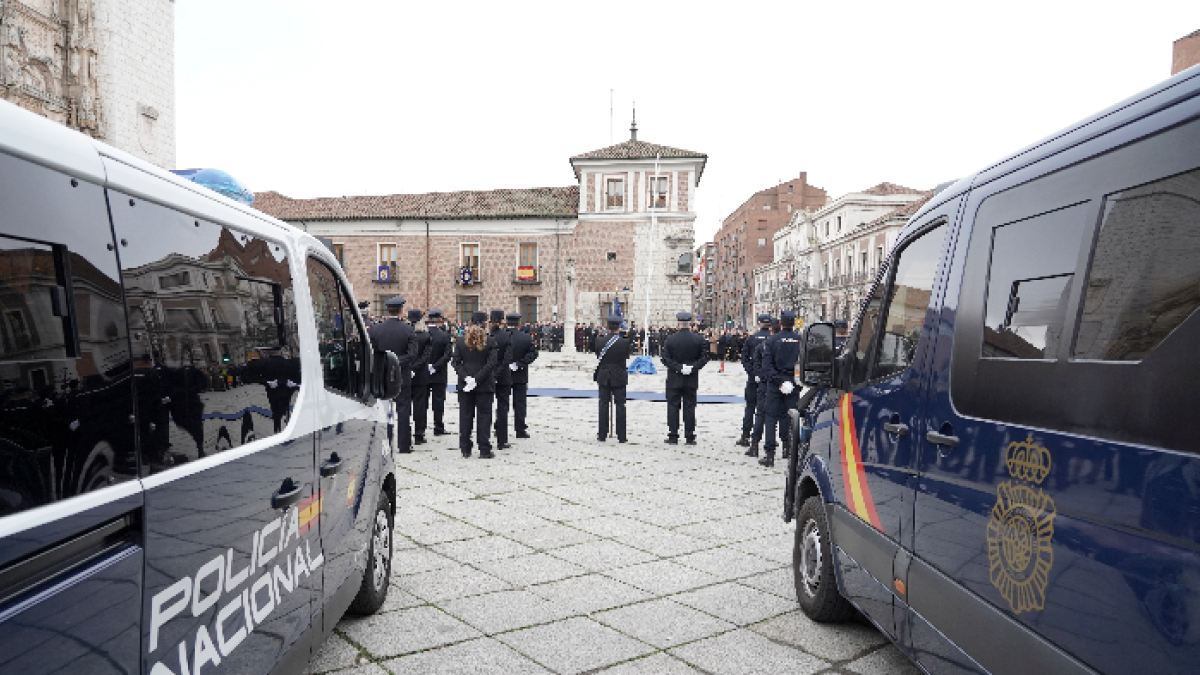 Acto de izado de la bandera con motivo del 200 aniversario del nacimiento de la Policía Nacional, imagen de archivo