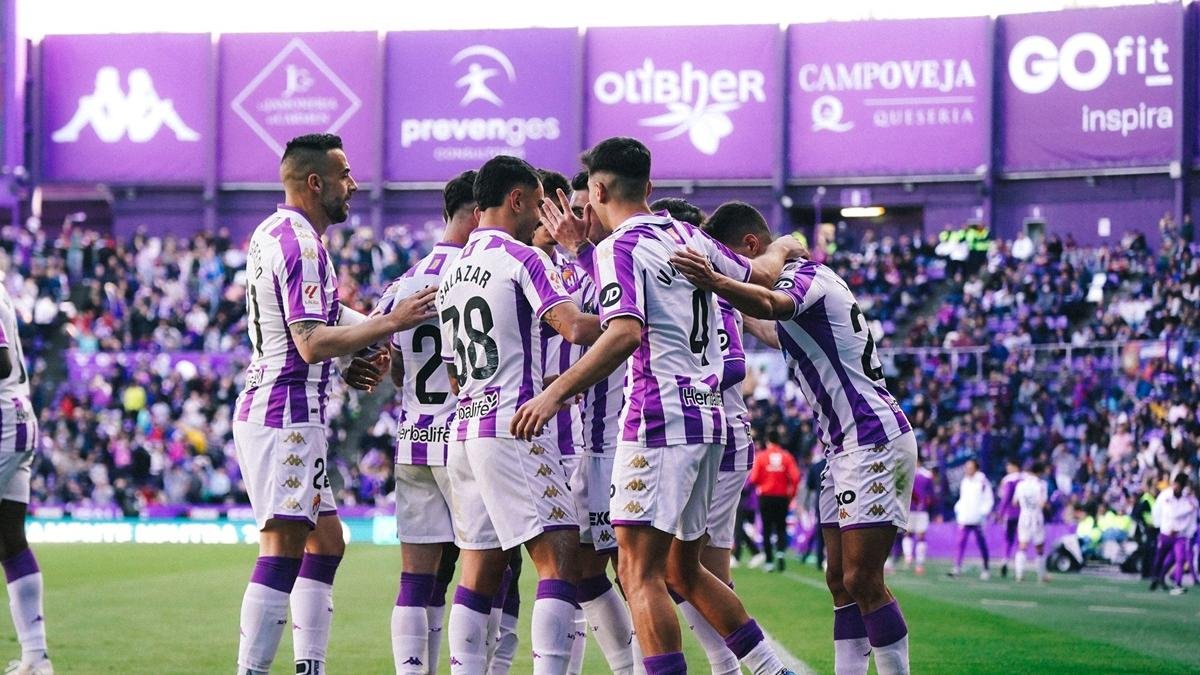 Celebración de uno de los goles en el partido entre el Real Valladolid y el Éibar