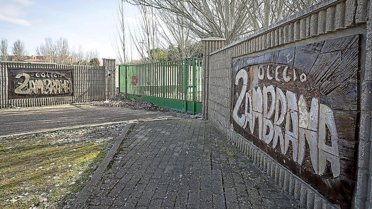 Entrada del centro de menores Zambrana