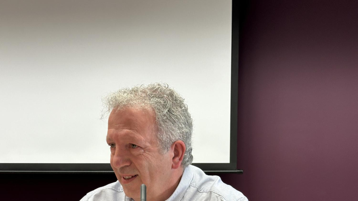Roberto Delgado en la presentación de su libro 'Tal día como hoy' en la Casa Revilla el pasado diciembre