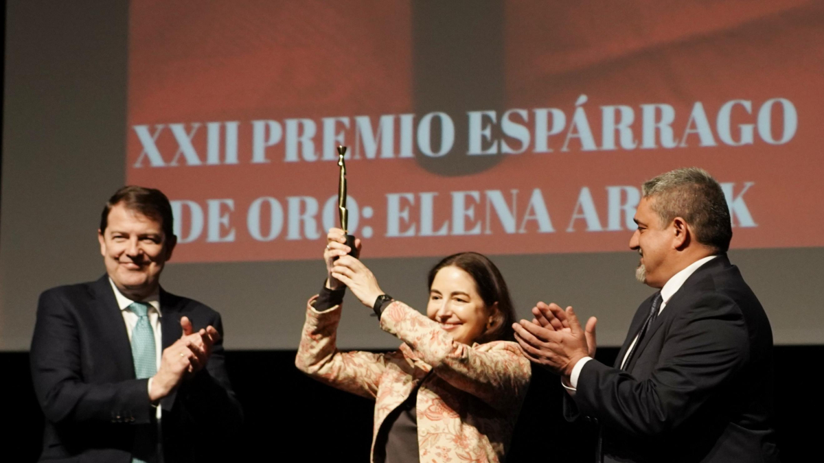 El presidente de la Junta de Castilla y León, Alfonso Fernández Mañueco, participa en el acto de entrega de la XXII edición del premio Espárrago de Oro de Tudela de Duero (Valladolid).