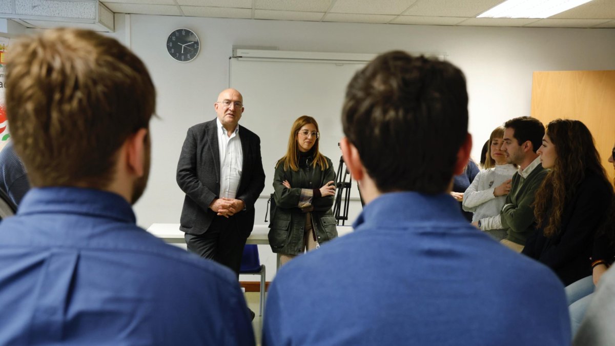 El alcalde de Valladolid, Jesús Julio Carnero, en la presentación de la nueva de estudio nocturno