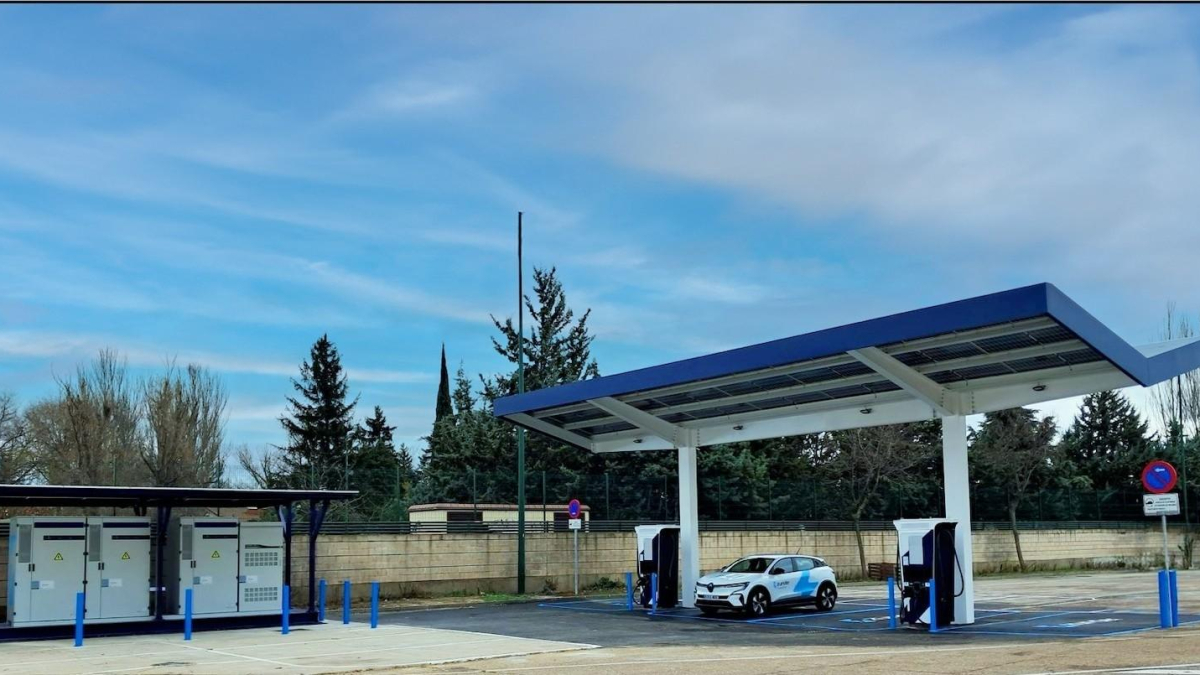Puntos de recarga para coches eléctricos en Mercaolid