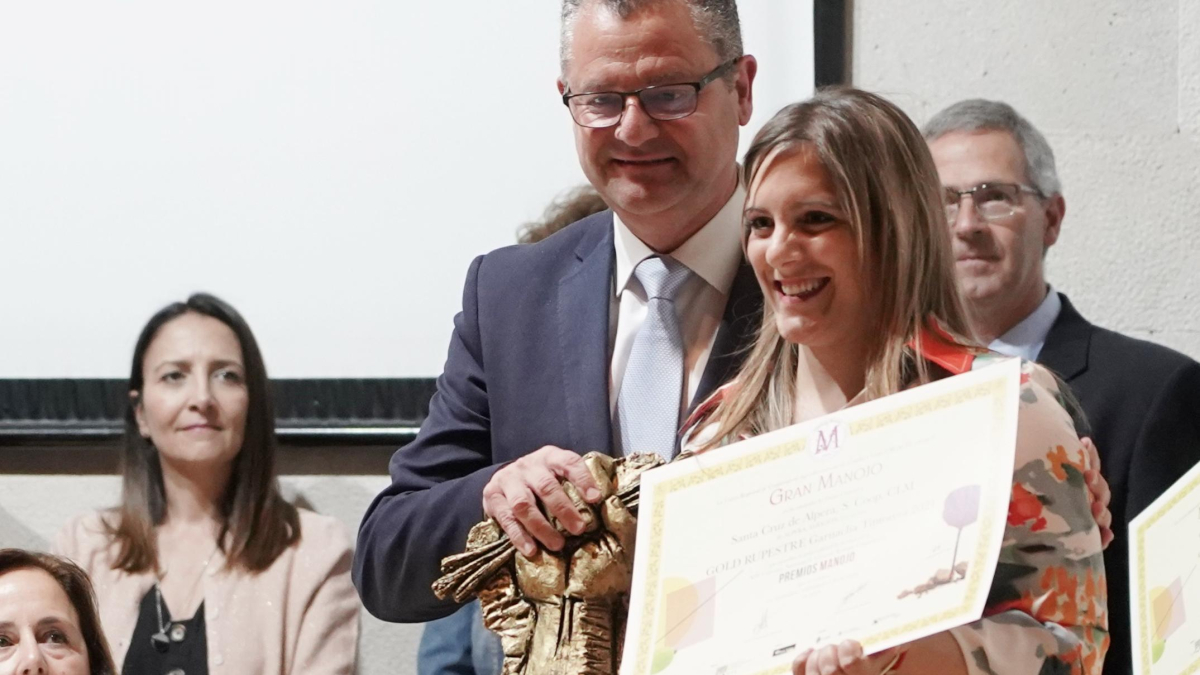 El consejero de Agricultura, Ganadería y Desarrollo Rural, Gerardo Dueñas, clausura el XIX Concurso Nacional de Vinos, Premios Manojos