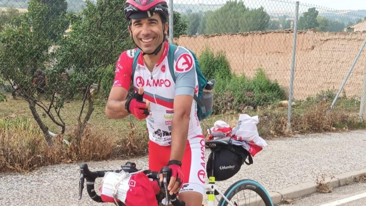 El ciclista Guillermo Prieto en una de sus rutas por Castilla y León