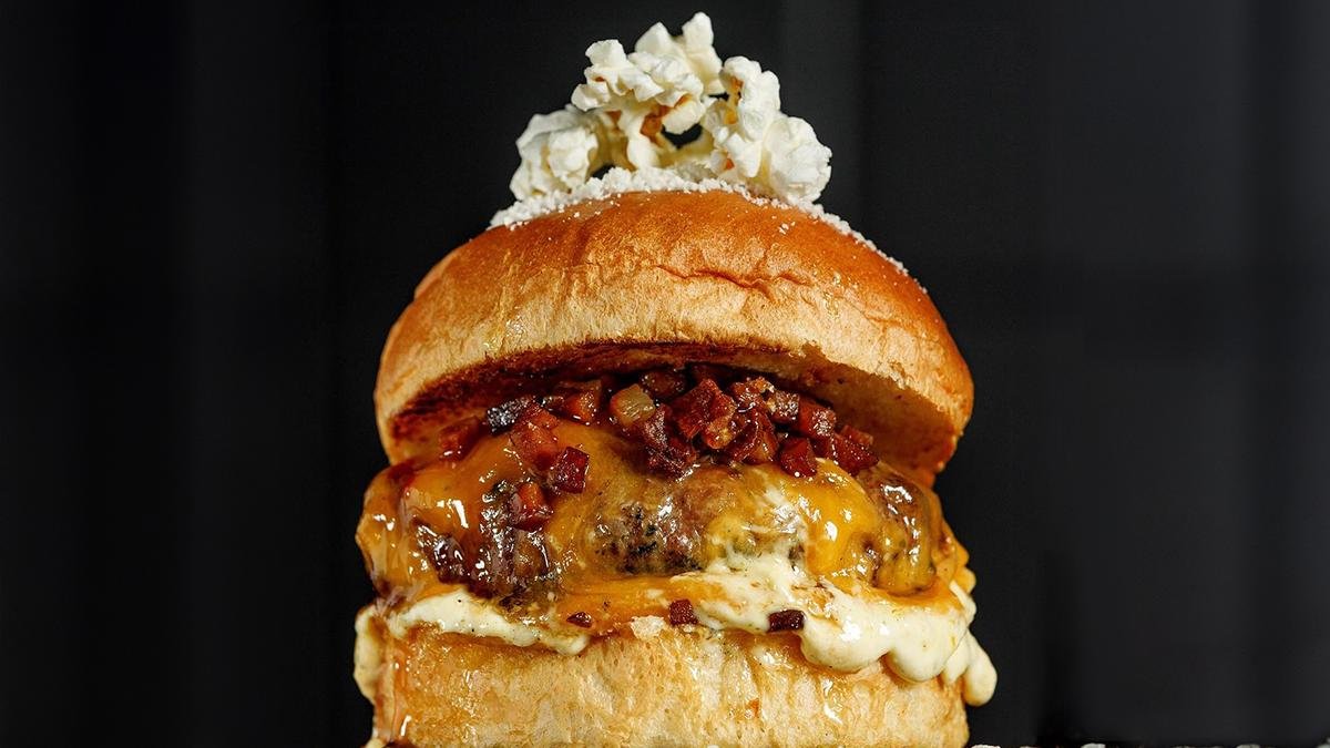La hamburguesa Bacopop del restaurante con la mejor burger de España y la segunda mejor de Europa en 'The Champions Burger' 2023