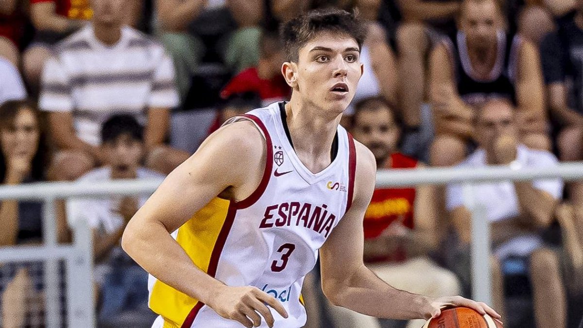 Sergio De Larrea en su debut con la selección española