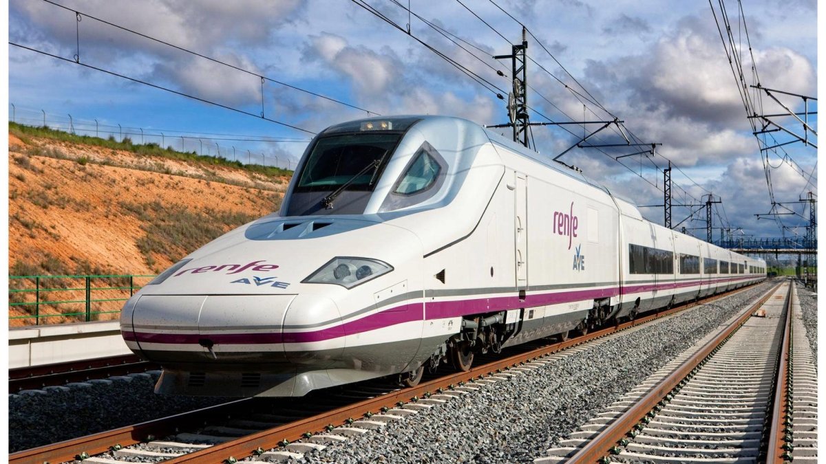 Tren AVE en imagen de archivo. - RENFE - Archivo