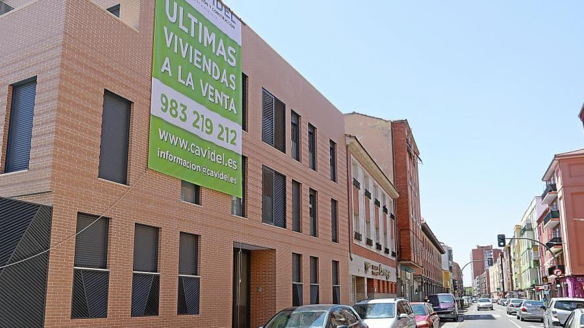 Imagen de archivo de unos pisos en venta.