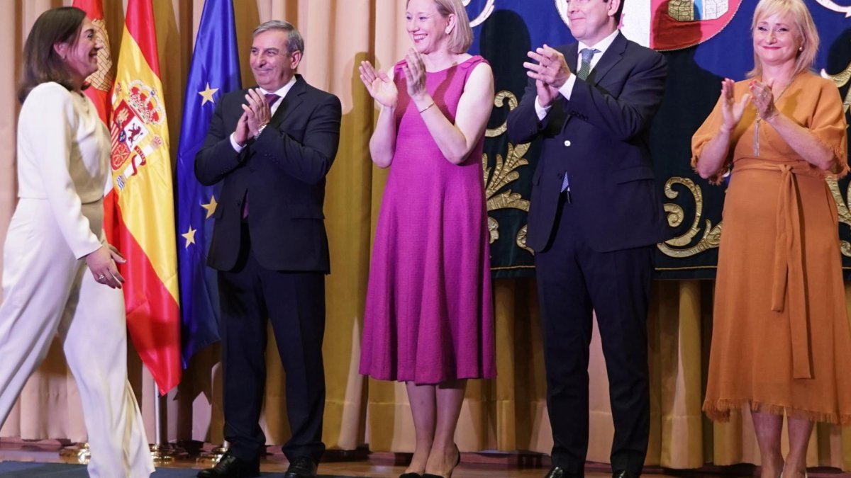 María González Corral, José Luis Sanz Merino, Isabel Blanco, Alfonso Fernández Mañueco, y Leticia García.