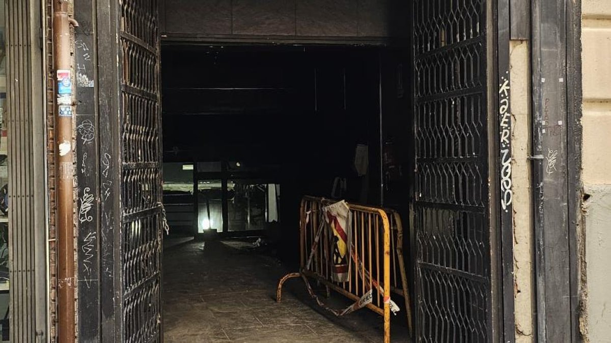 Entrada a la antigua sala Mambo abierta para las primeras obras