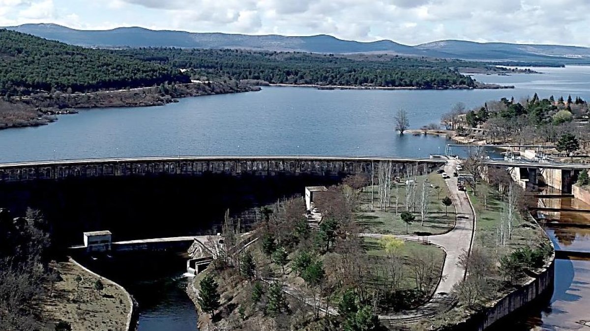 Vista del embalse de Cuerda del Pozo, en la provincia de Soria. CHD