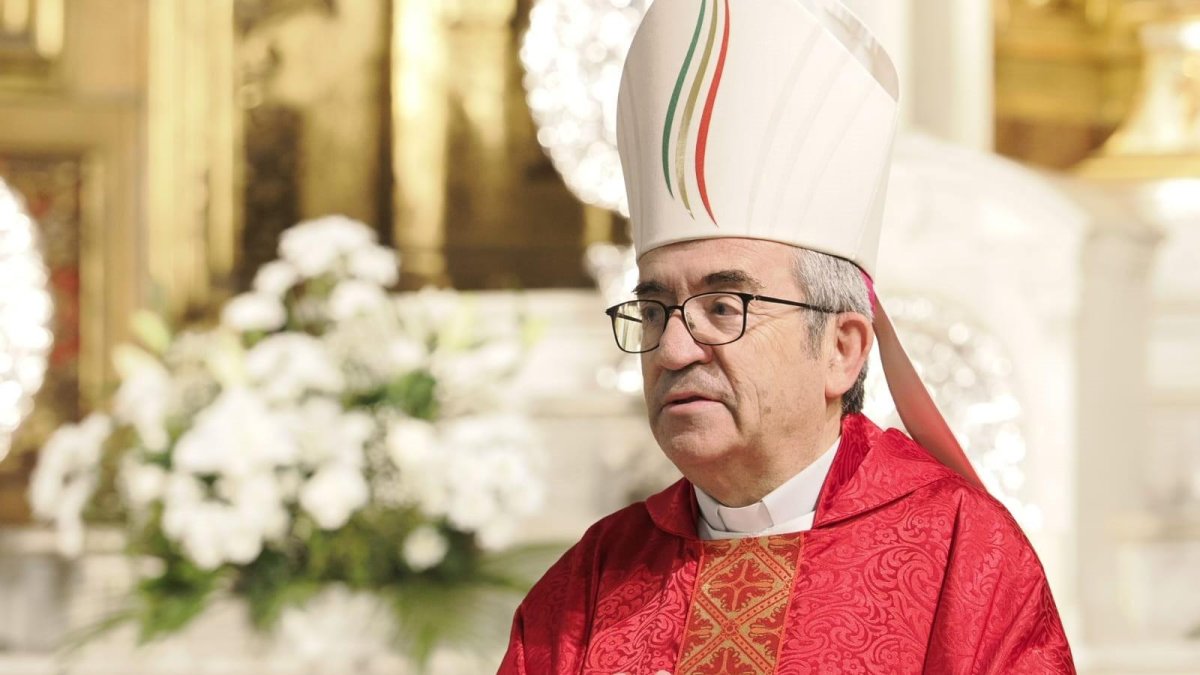 El arzobispo de Valladolid anima a profesar la fe 