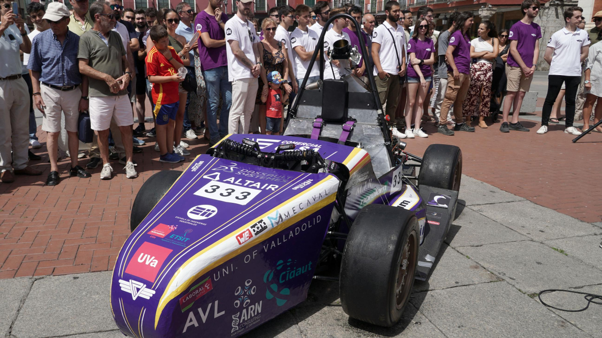 Presentación del coche de carreras del equipo 'Vall Racing Team' de la UVA