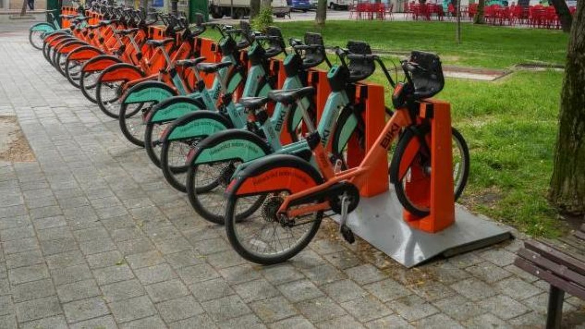 Estación de bicicletas del servicio BIKI