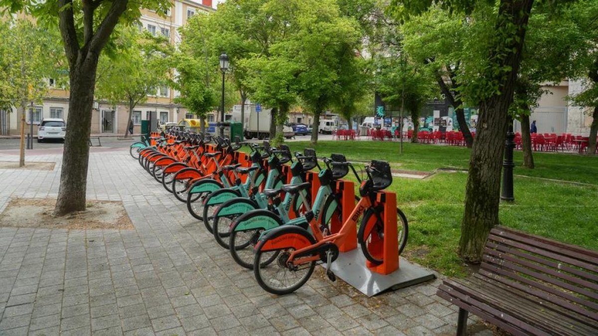 Imagen de archivo de una estación de bicicletas del servicio Biki.