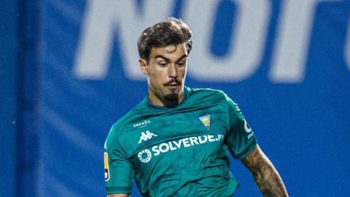 Tiago Araujo con el Estoril
