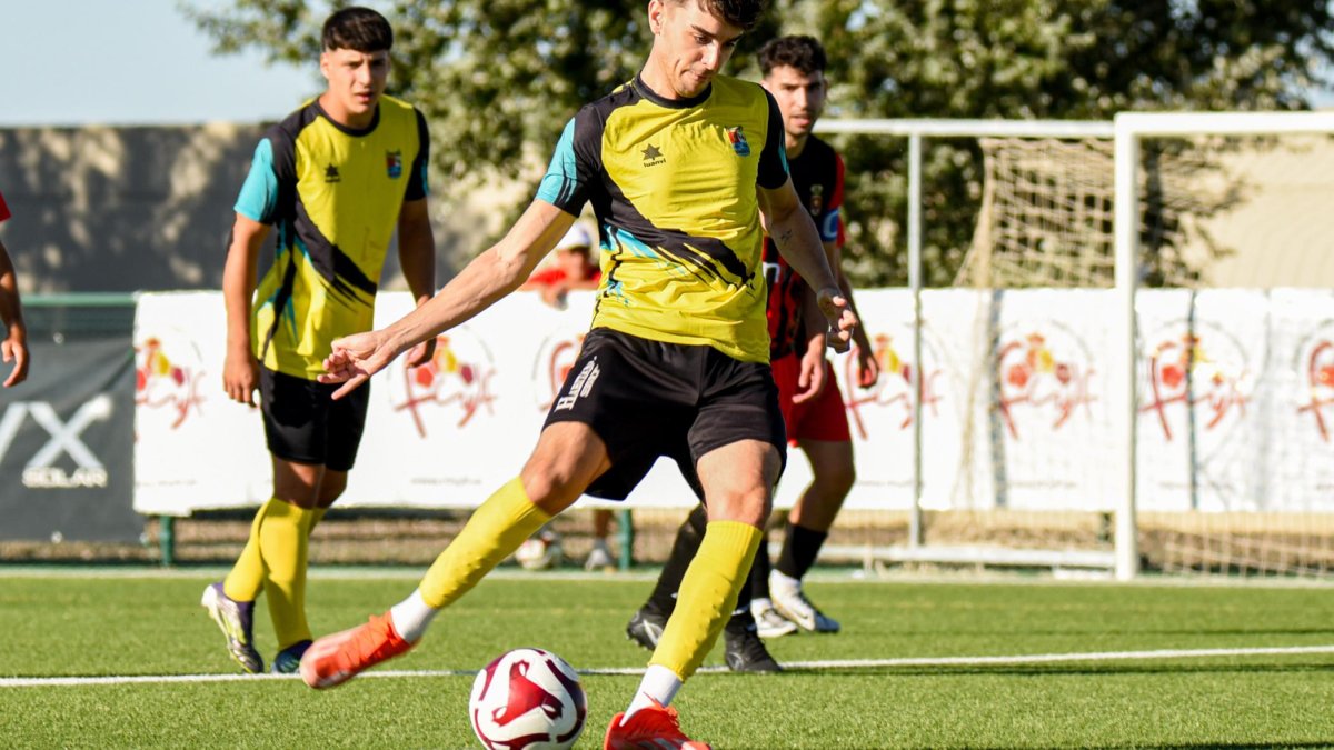 Trofeo Diputación: Villanubla-Mojados: Diego Yuste convierte un penalti