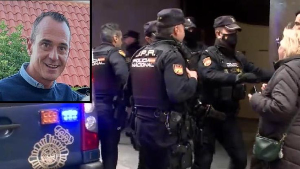 Familiares de Paloma e India protestan en el juzgado en una declaración del acusado, con una imagen de David Maroto, el asesino confeso, arriba la izquierda