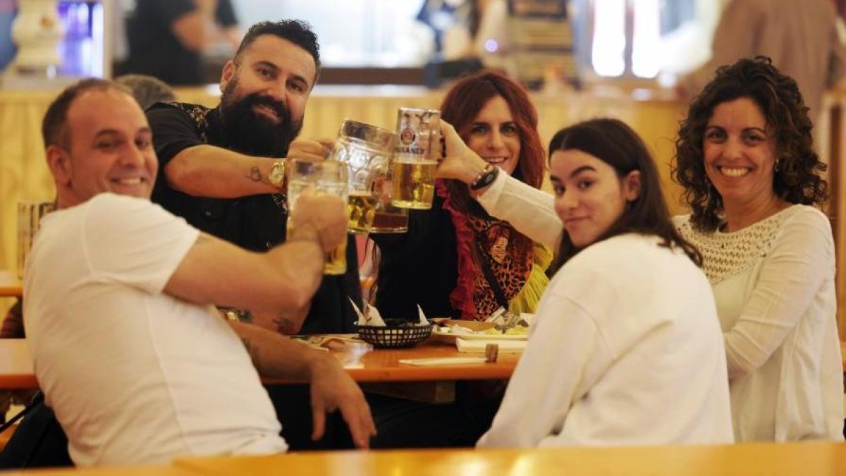 La primera edición del Oktoberfest en la plaza de toros de Valladolid