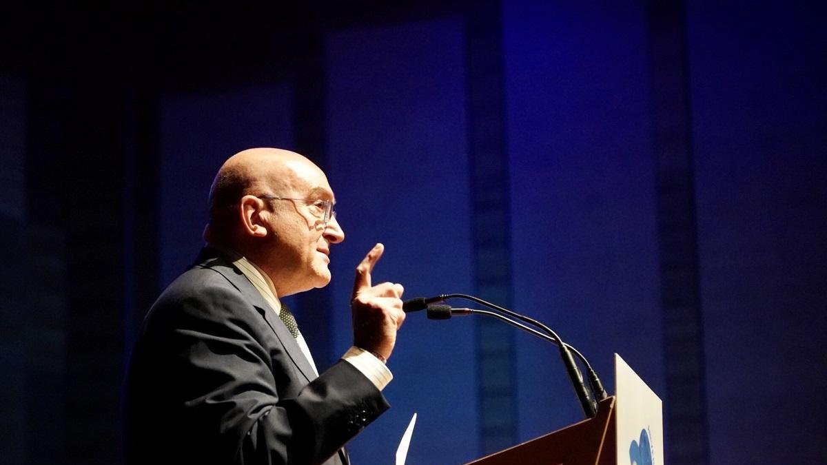 El alcalde de Valladolid, Jesús Julio Carnero, durante un acto de la Fundación Intras