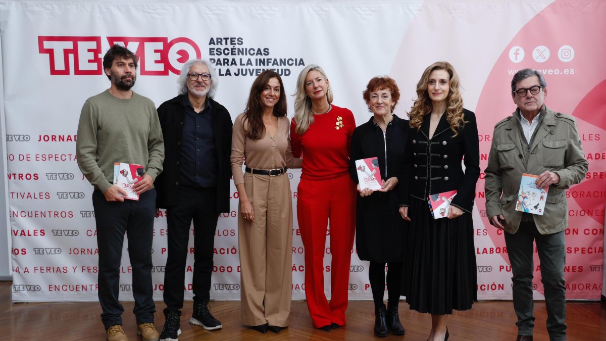 Javier Pérez, Jacinto Gómez, Rebeca San José, Irene Carvajal, Ana Isabel Gallego, Mar Sancho y José María Viteri, esta mañana. D. V.
