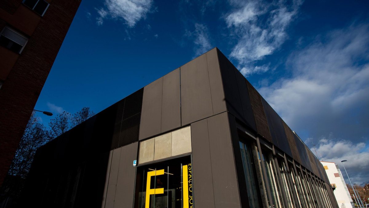 Entrada del Espacio Joven Norte de Rondilla en Valladolid.