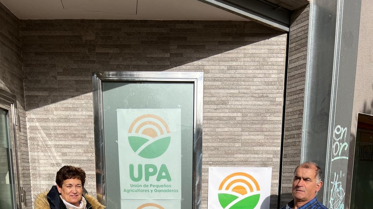 Julia Quintana y Gabriel Delgado, en la sede de UPA en Burgos