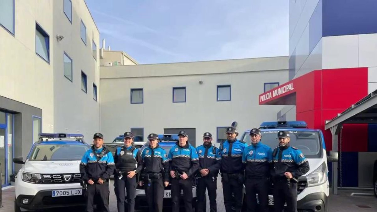 Los ocho agentes de la Policía Local que se trasladarán a Sedaví.