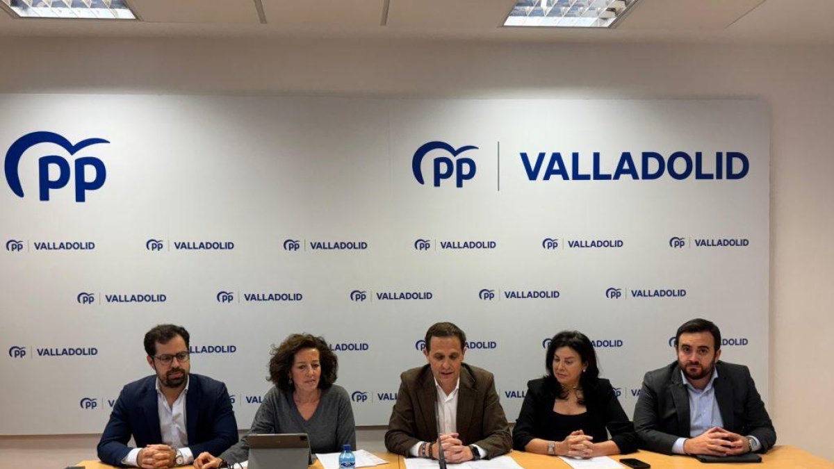 Eduardo Carazo, Mercedes Cantalapiedra, Conrado Íscar, Arenales Serrano y José Ángel Alonso.