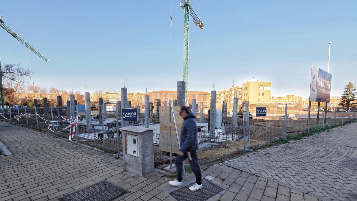 Construcción en la calle Campo Charro de la capital vallisoletana