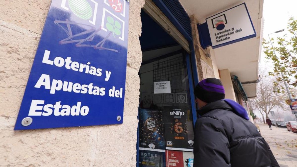 Administración de lotería de la calle Hernando de Acuña