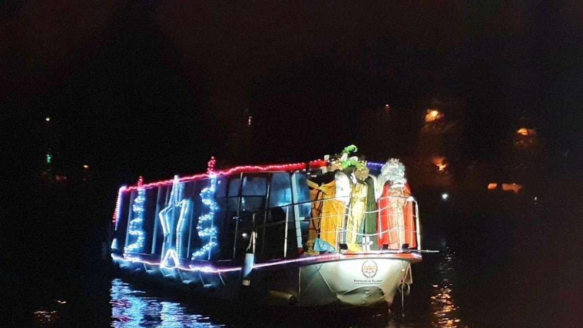 Imagen de archivo de una cabalgata de los Reyes Magos en Medina de Rioseco.
