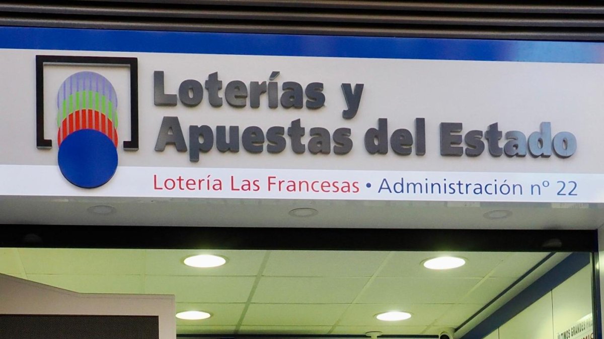 Administración de loterías nº22, en la calle Santiago