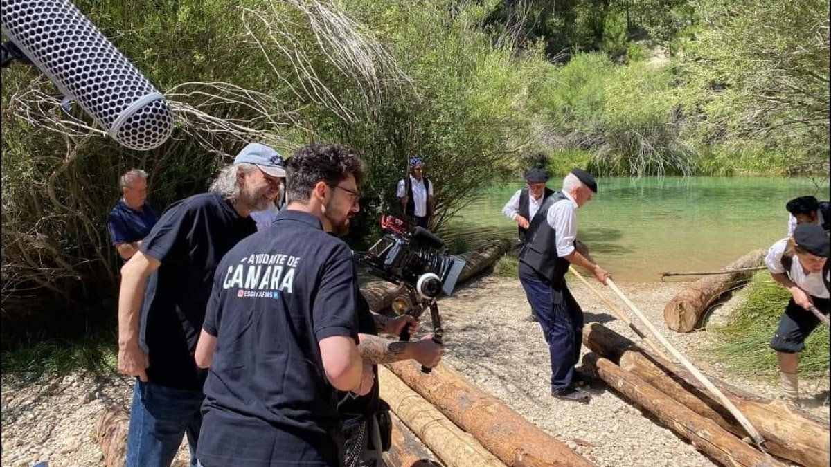 Dueñas, con parte de su equipo, rodando a los gancheros de Peralejos.