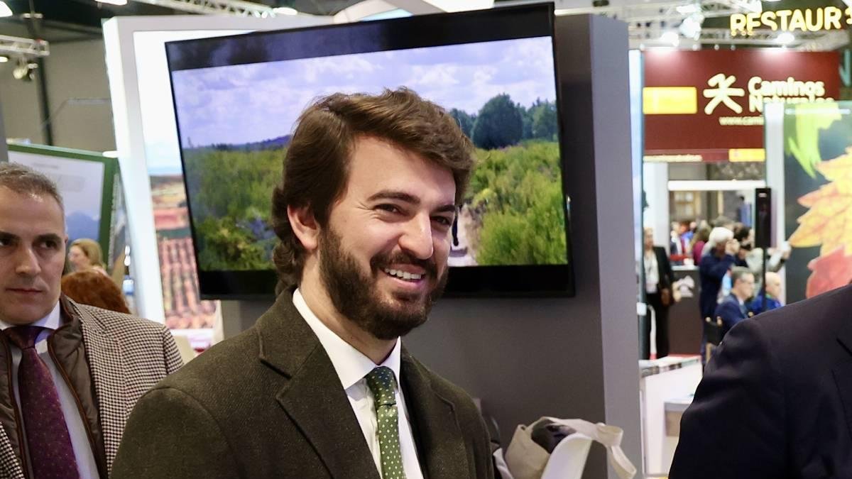 Juan García Gallardo visita el expositor de Castilla y León en Fitur. ICAL