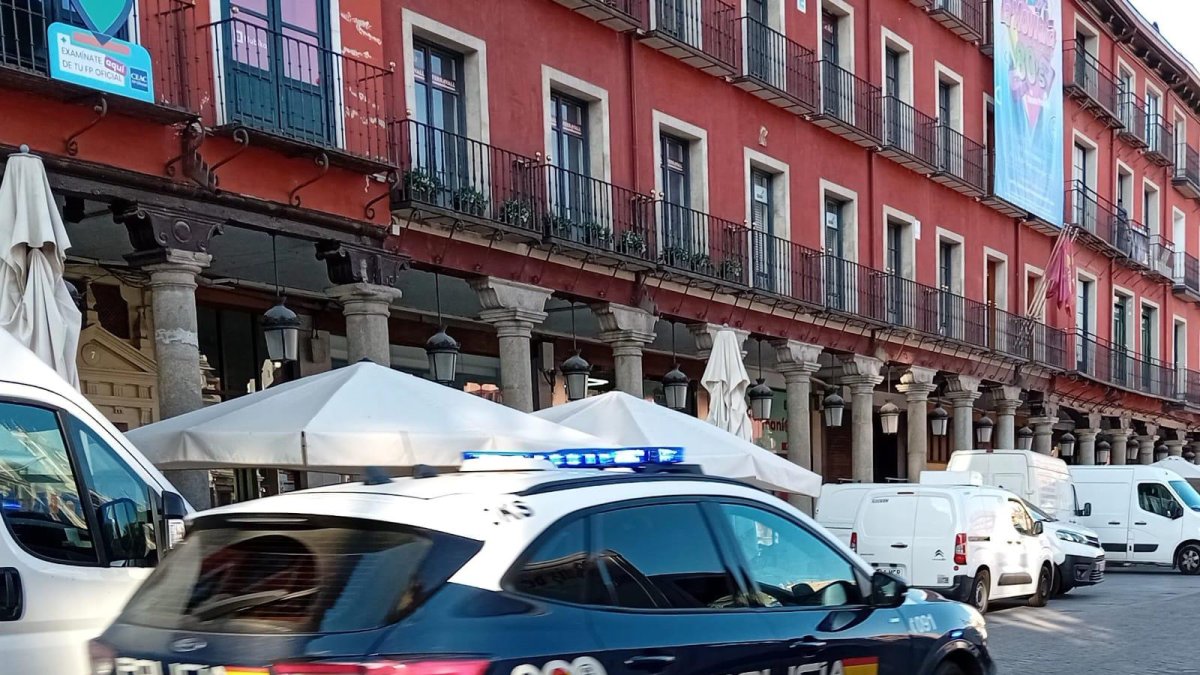 Imagen de archivo de un vehículo de la Policia Nacional en Valladolid.