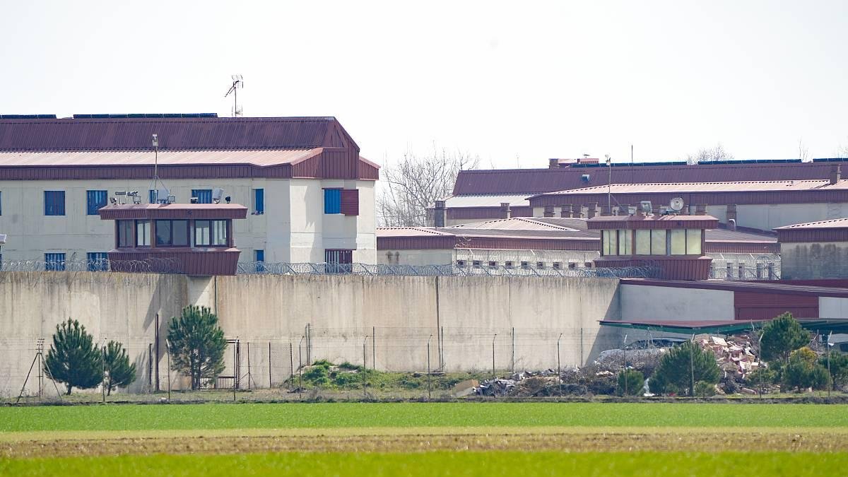 Muro exterior del Centro Penitenciario de Valladolid, en Villanubla. J. M. LOSTAU