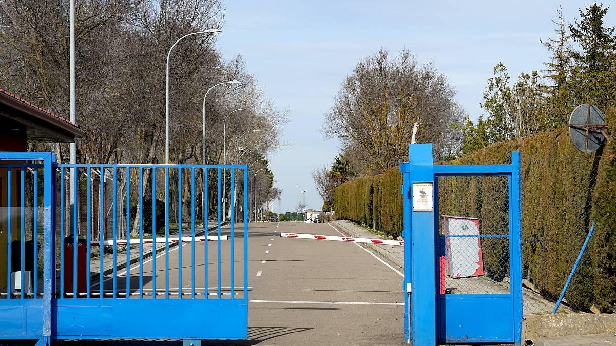Puerta de acceso al Centro Penitenciario de Villanubla. J. M. LOSTAU