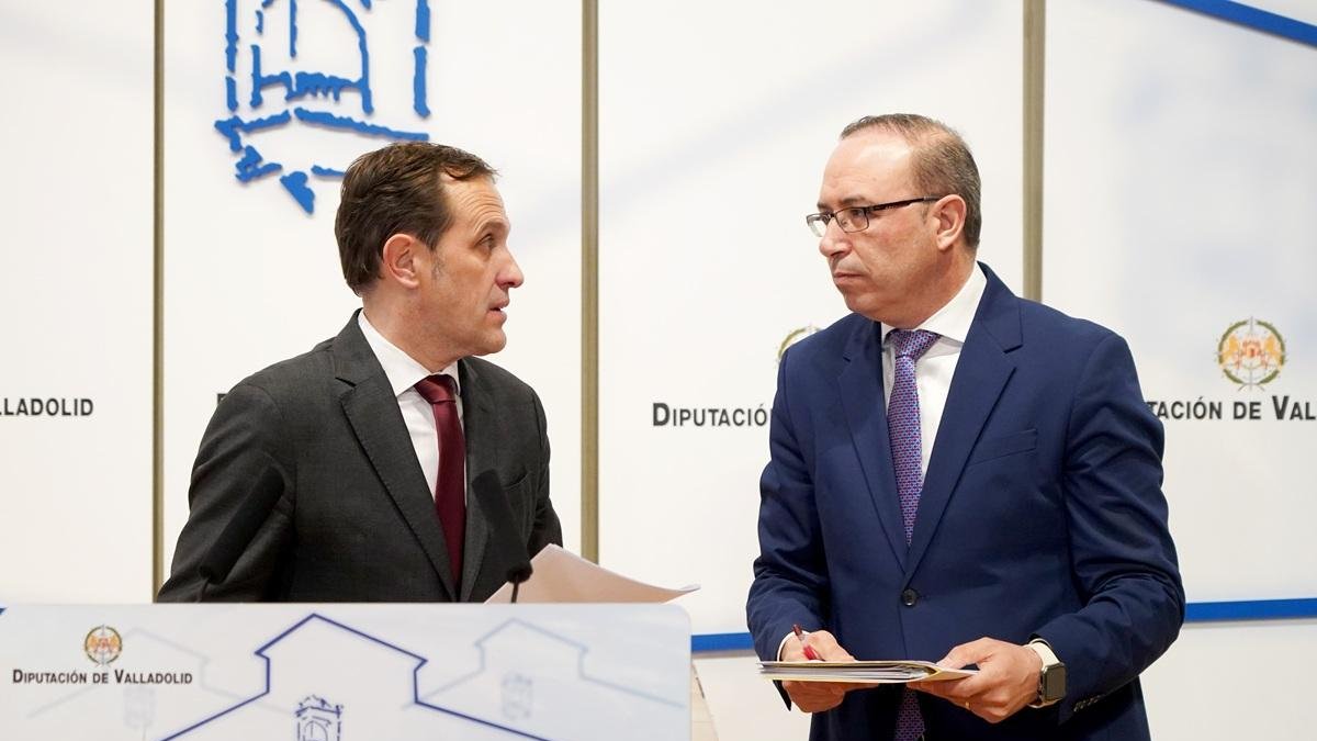 El presidente de la Diputación de Valladolid, Conrado Íscar, y el diputado de Hacienda, Víctor Alonso.