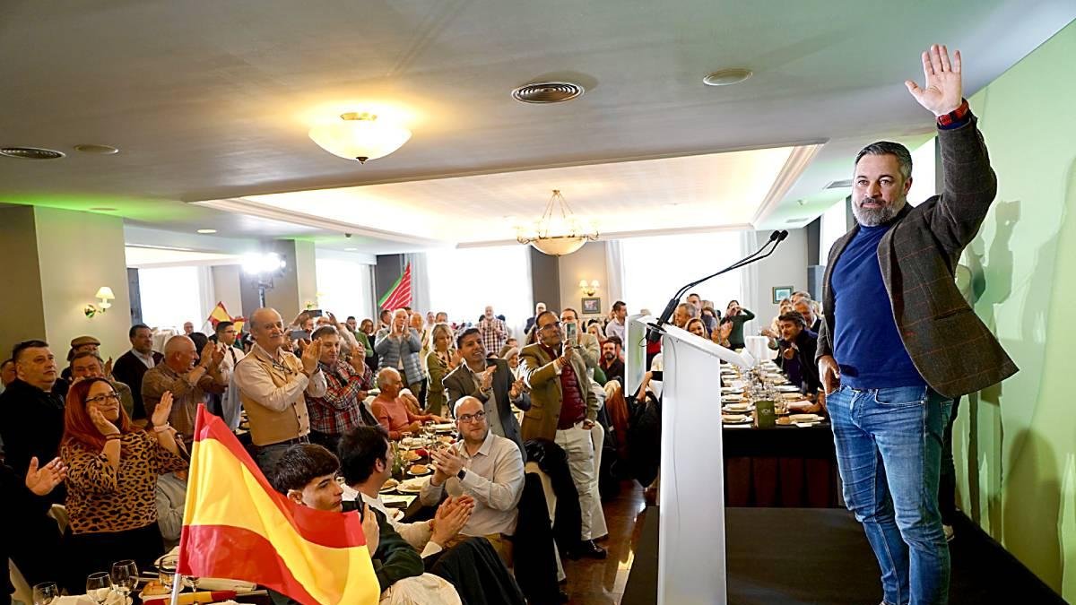 El presidente de Vox, Santiago Abascal, asiste a una comida con afiliados y simpatizantes en Valladolid. ICAL