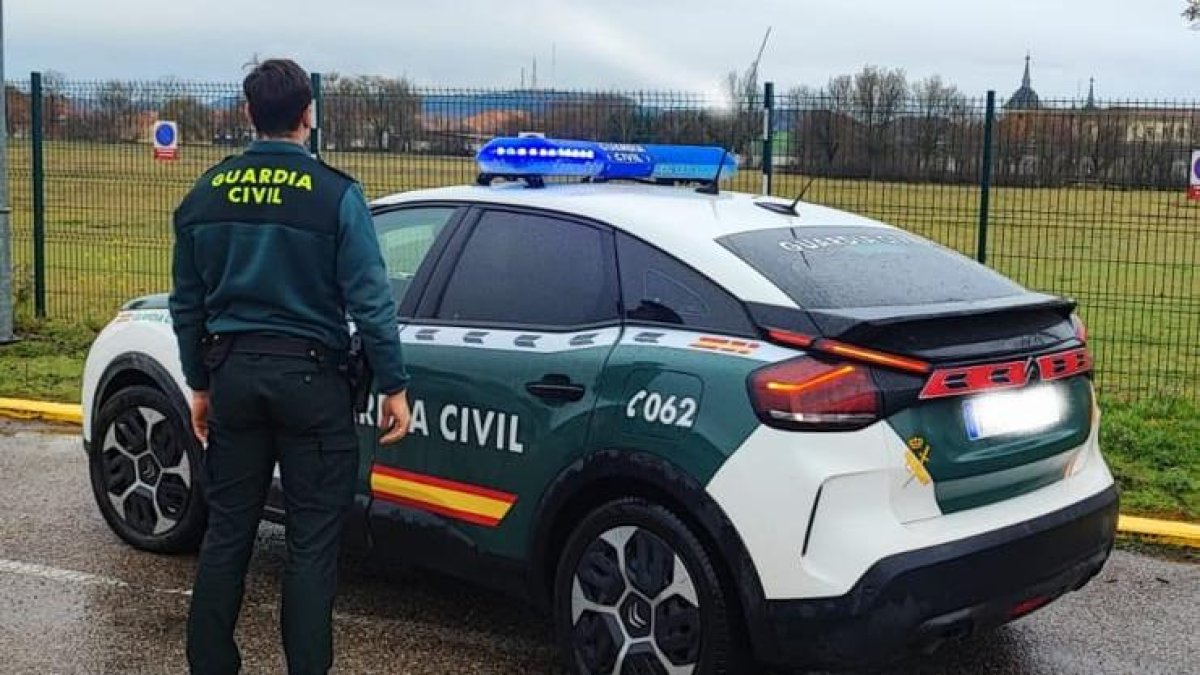 Una imagen de archivo de un agente de la Guardia Civil
