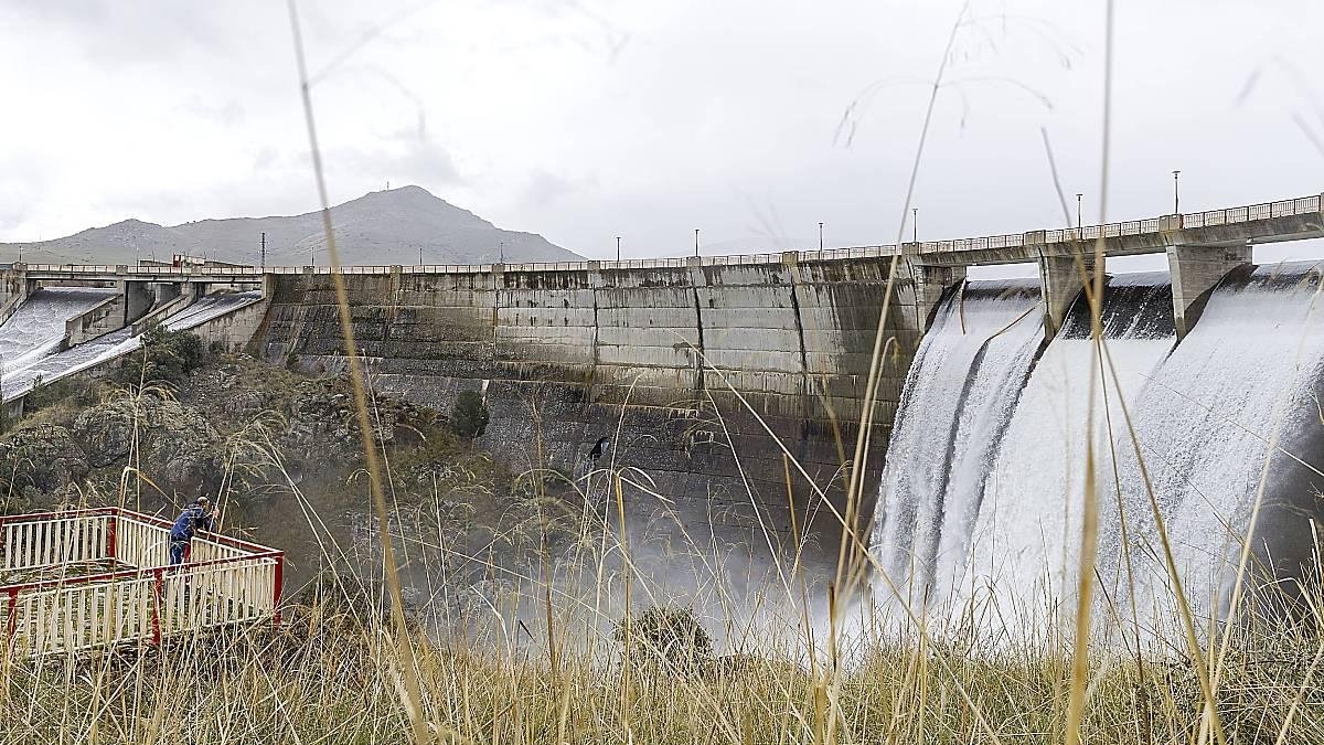 Embalse del Pontón Alto, en Segovia, lleno a rebosar en este mes de marzo.